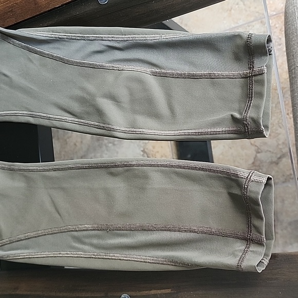 Lululemon Swift Speed High-Rise Tight 25” - Size 2 - Picture 5 of 10